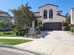 Building Photo - 24310 Las Palmas St