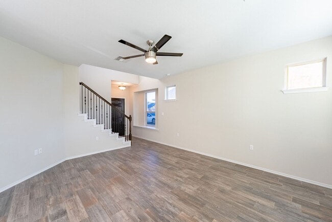 Building Photo - Modern Elegance Near Austin-Bergstrom: 3-B...