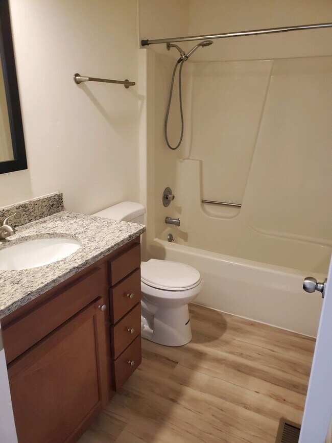 Foto del edificio - 2bd -1 ba Newly Remodeled