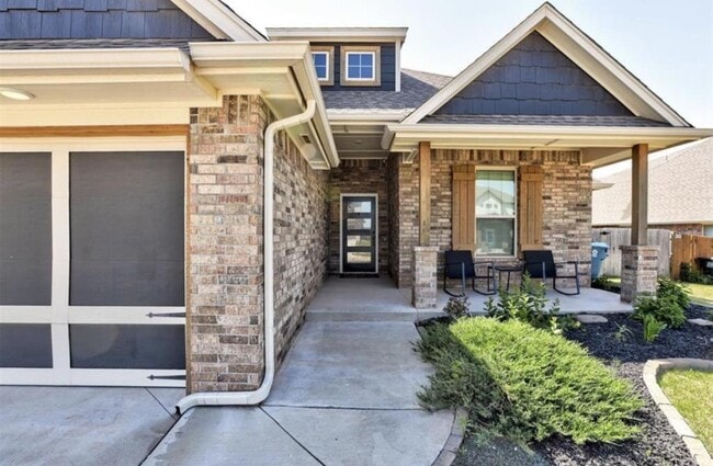 Building Photo - 3024 Drake Crest Dr