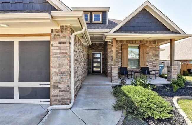 Foto del edificio - 3024 Drake Crest Dr