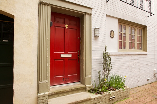 Building Photo - 227 S Van Pelt St