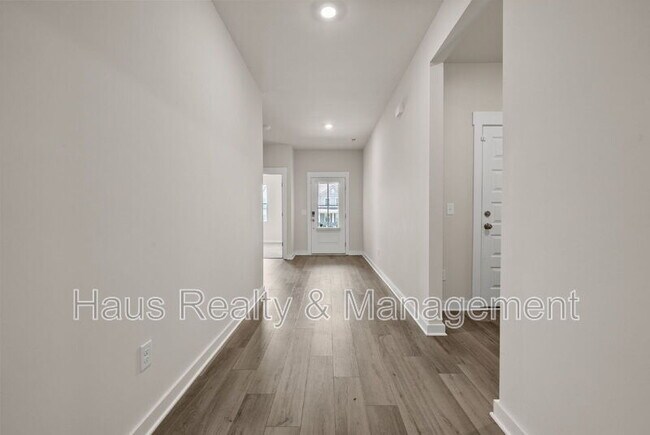 Foto del edificio - 1145 Ross Farms Blvd