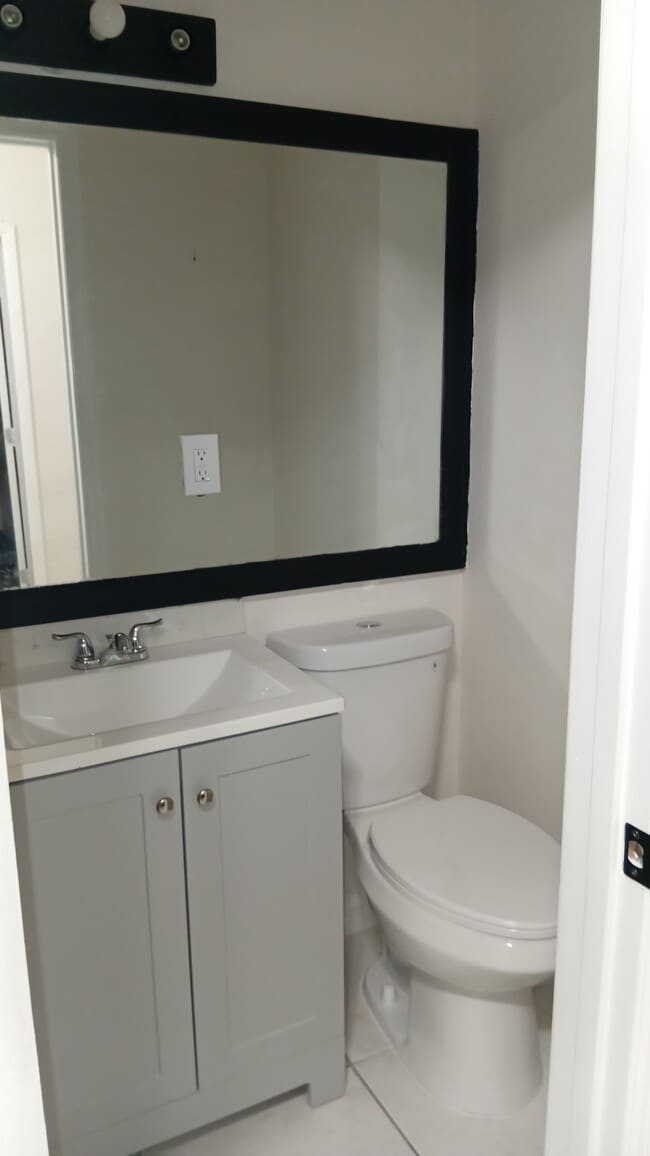 Foto del edificio - 441 NE 58th St