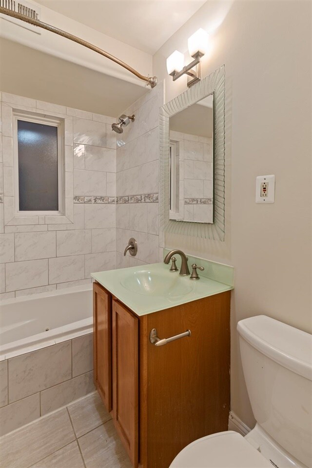 Building Photo - 2004 3rd St NE