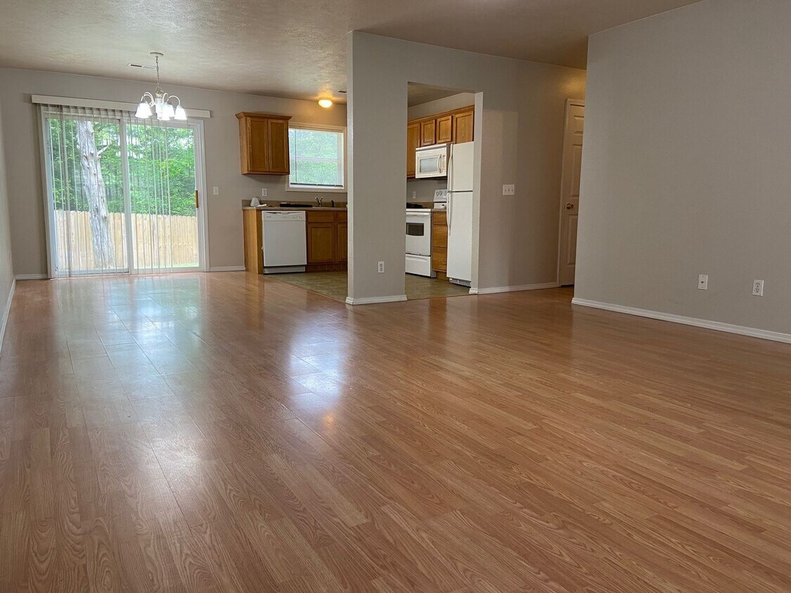 Primary Photo - Single-Family Home in Merriam Woods