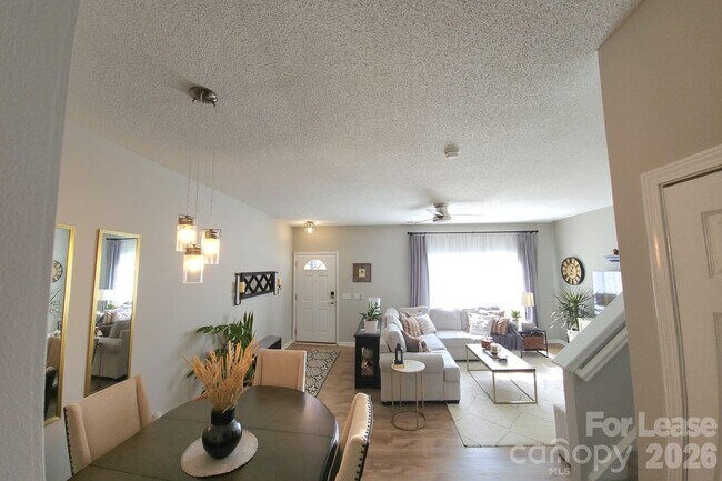 Foto del edificio - 8049 Stoneham Ct