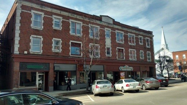 Foto del edificio - 12 Pleasant St