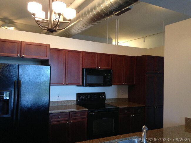 Building Photo - 3960 N Flagler Dr