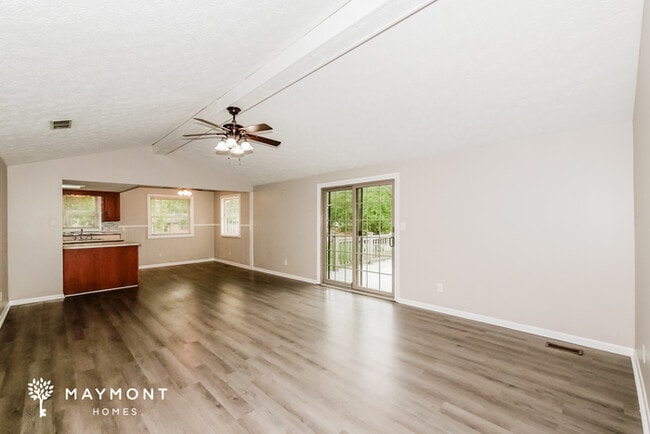 Foto del edificio - 128 Creek View Ct