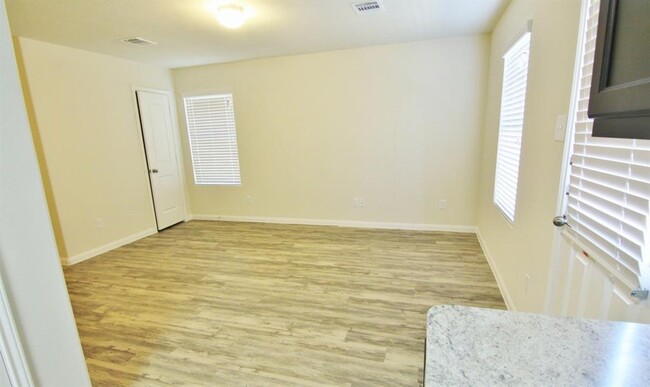 Building Photo - 13014 Bella Vida Ln