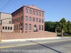 Foto principal - 1360 N George St