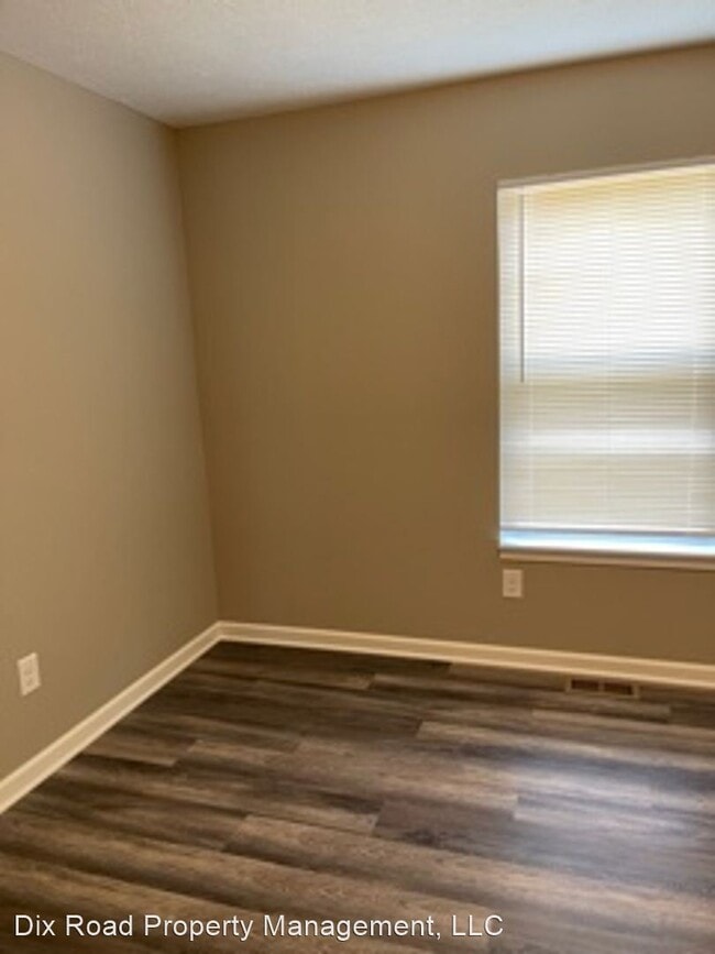 Building Photo - 4 br, 3 bath House - 1012 Golfview Drive,