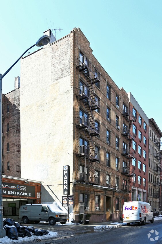 Primary Photo - 264-268 W 19th St