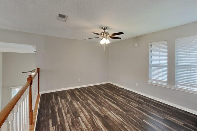 Building Photo - 4726 Green Trail Dr
