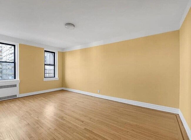 Foto del edificio - 303 E 33rd St