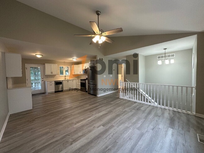 Building Photo - 219 Sandalwood Dr
