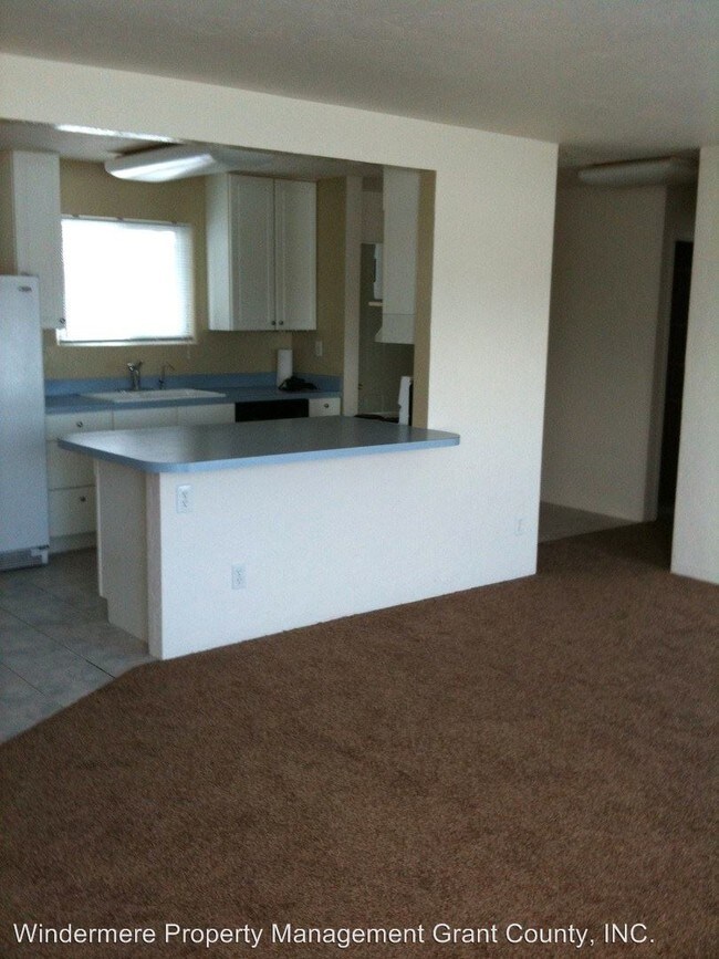 Foto del edificio - 1119 W Lakeside Dr