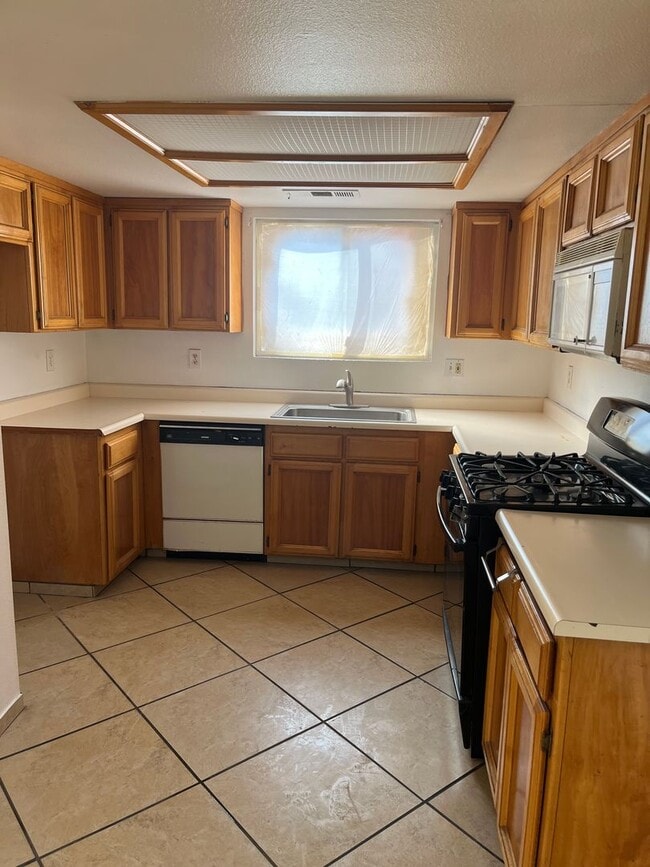 Building Photo - 2142 18th Ave