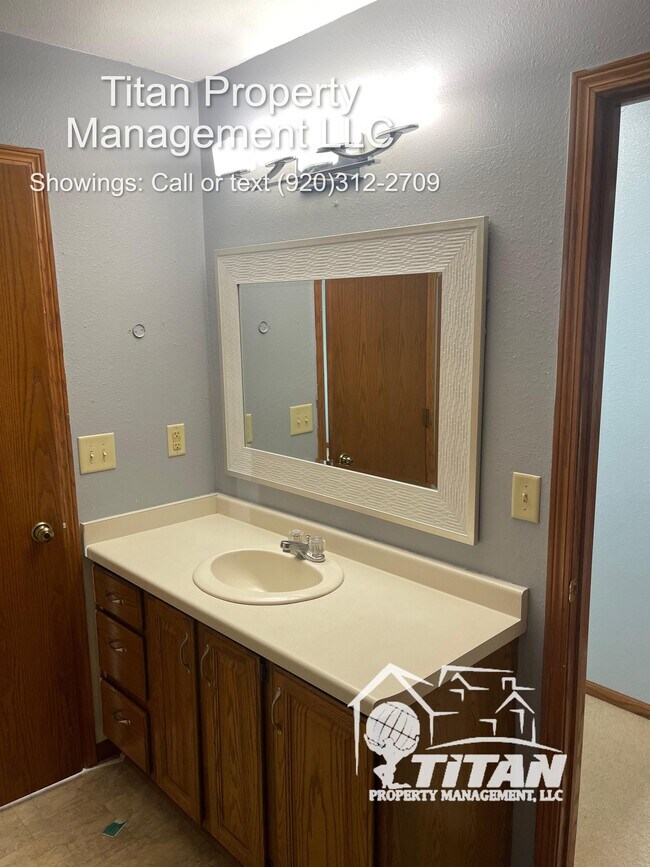 Building Photo - 2231 Golden Ave