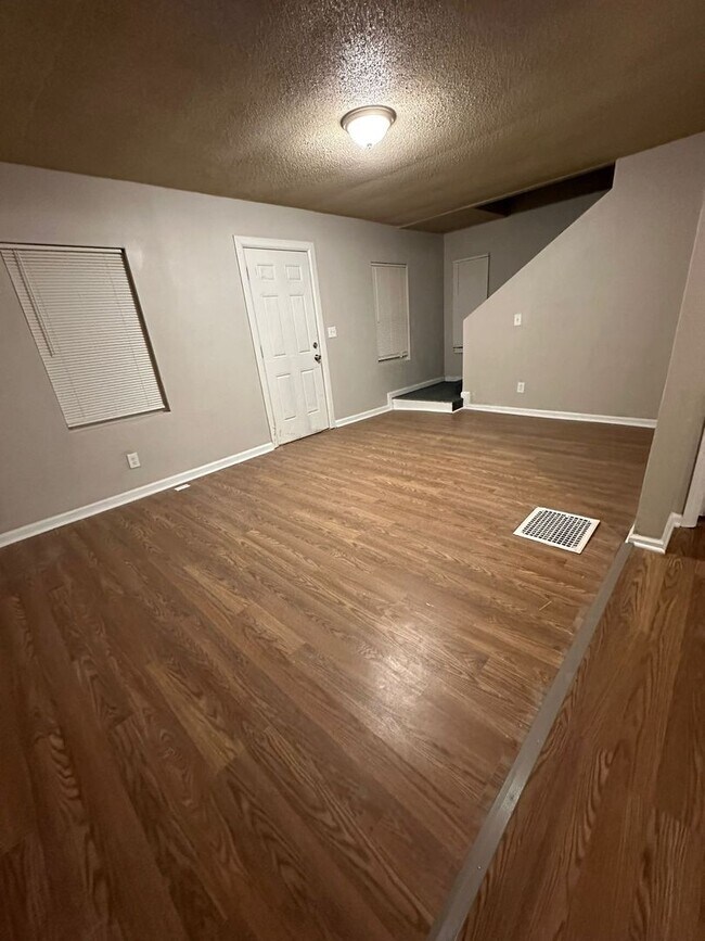 Foto del edificio - 3 bedroom 1.5 bathroom