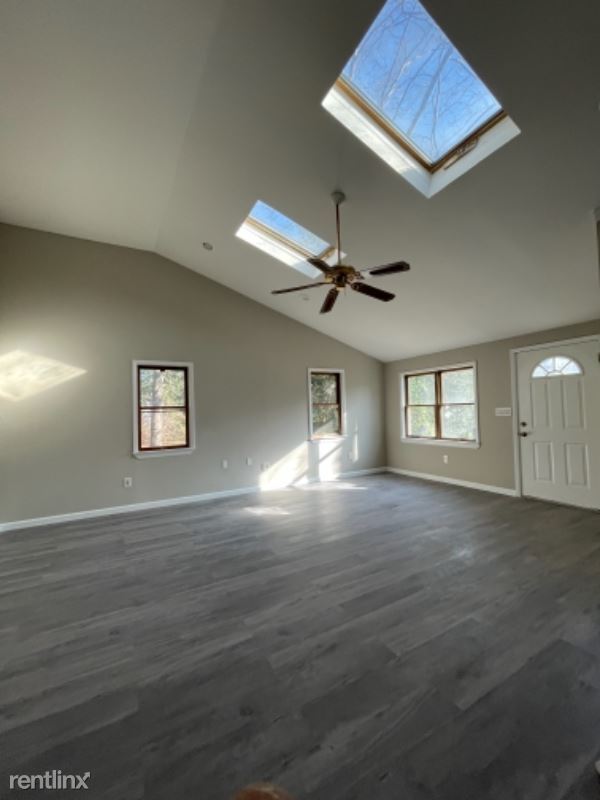 Building Photo - 3 br, 1.5 bath House - 75 Columbus Ave