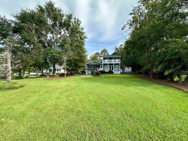 Building Photo - 350 Lakeshore Dr