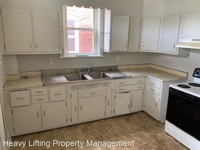 Building Photo - 4 br, 1 bath House - 1110 N 16th St