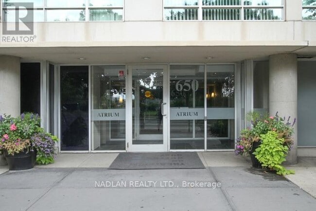 Building Photo - 650-650 Queens Quay W