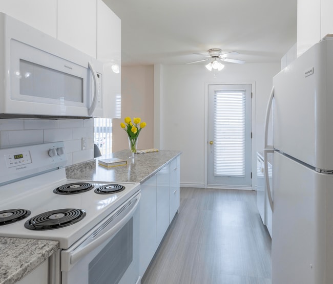 Building Photo - Lorentz Apartments