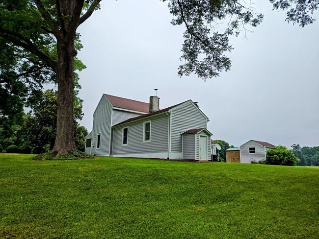 Building Photo - Providence Forge 2 bedroom farmhouse