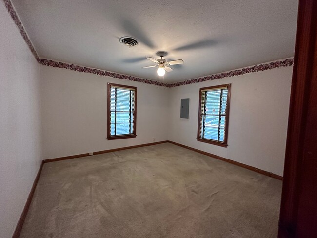 Foto del edificio - Large 2/2 Home, large backyard