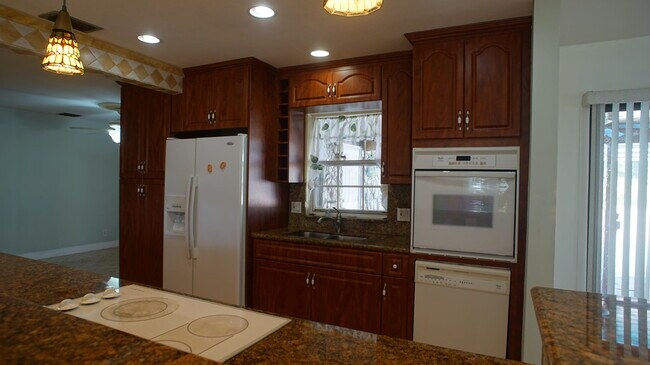 Building Photo - 5051 Buchanan Rd