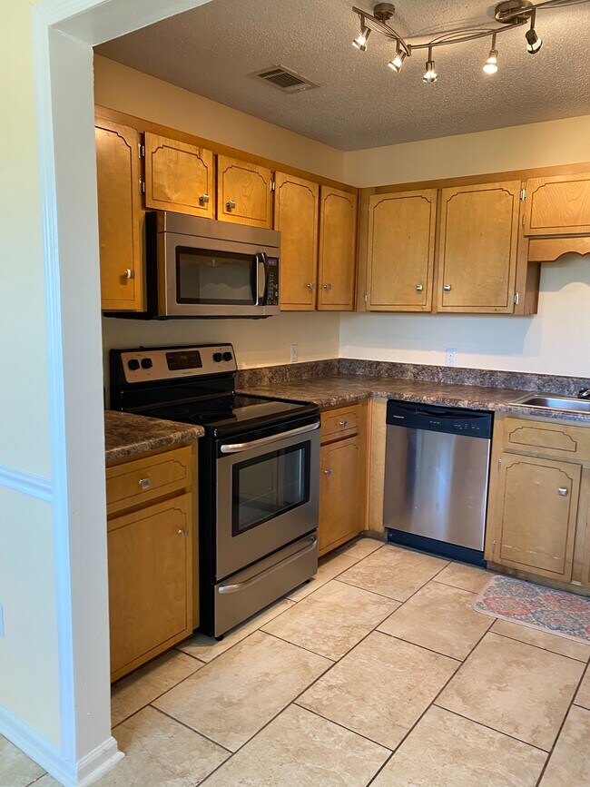 Foto del edificio - 15 Patricia Ln