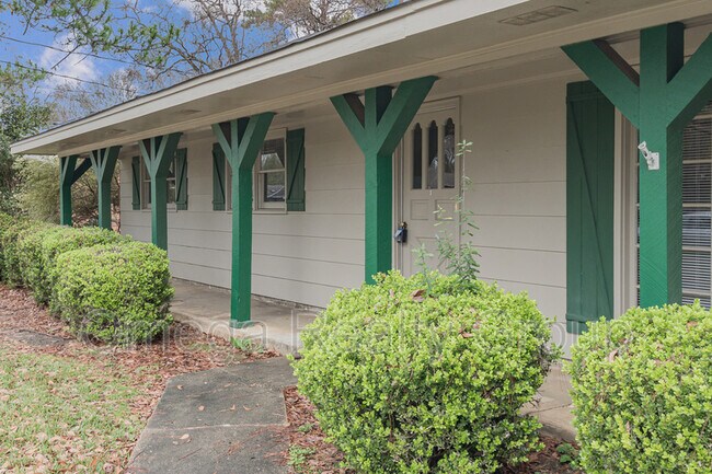 Foto del edificio - 3179 Fernway Dr