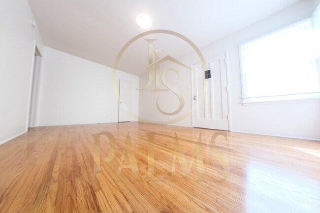 Foto del edificio - 1604 Silver Lake Blvd