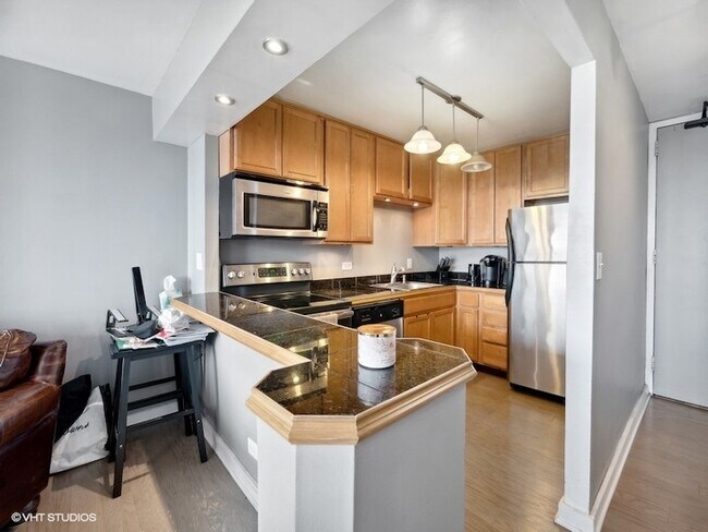 Building Photo - 655 W Irving Park Road Unit 1707
