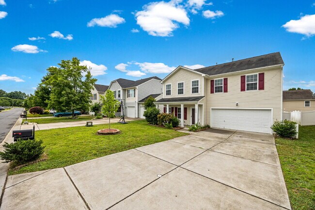 Foto del edificio - Spacious 4BR Home in Baden Village | Fenced Yard, Loft & Community Amenities