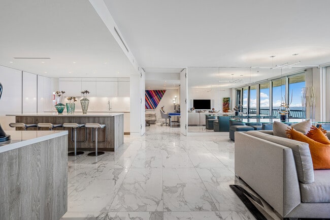 Building Photo - 2100 S Ocean Blvd