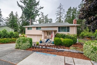 Building Photo - 1179 SE O'leary St Building Photo - 1179 SE O'leary St