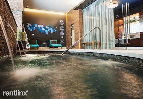 Fotografía del edificio - 1810 Commerce St