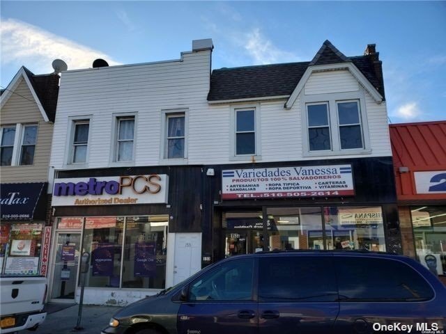 Primary Photo - 153 Main St