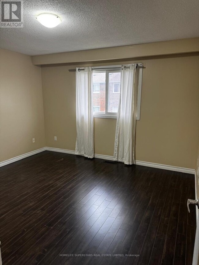 Building Photo - 379 Archdekin Dr