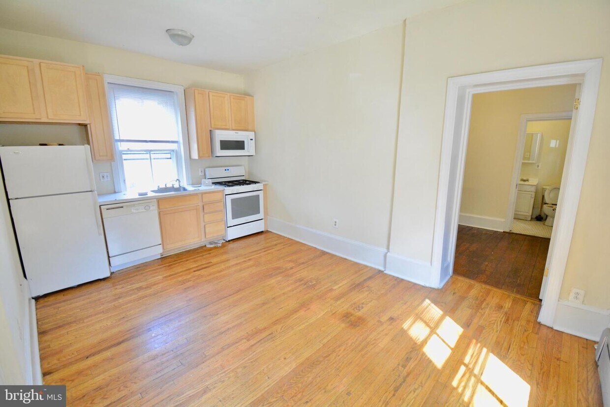 Primary Photo - 235 W Rittenhouse St