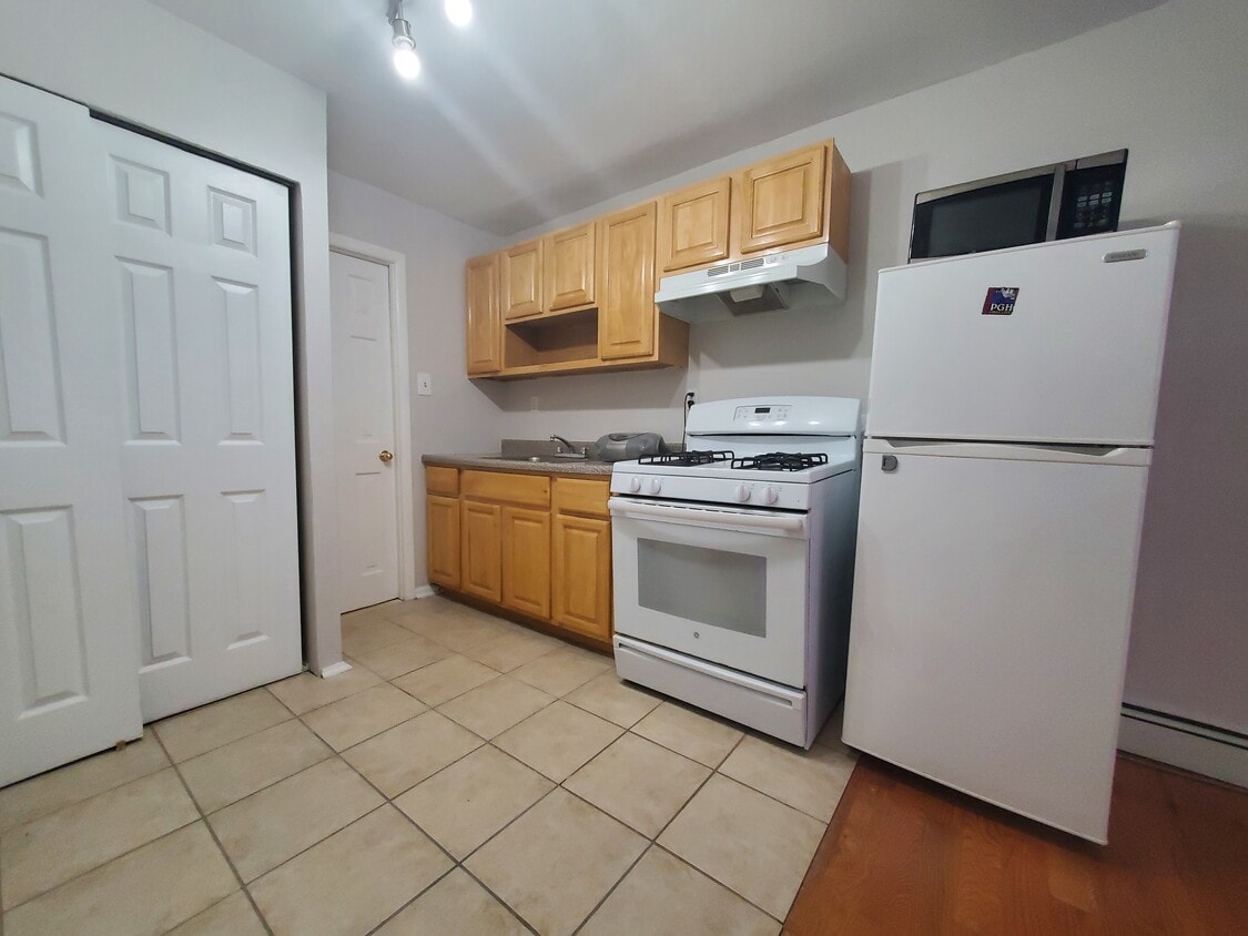 64 Newkirk St Unit 4, Jersey City, NJ 07306 Apartments in Jersey City