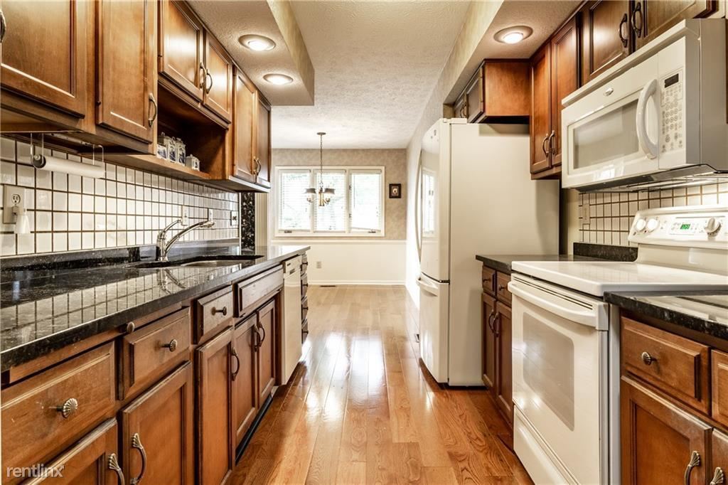 Primary Photo - 1 br, 1 bath Condo - 9268 Spring Forest Dr