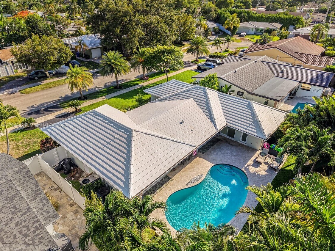 Foto principal - 1851 NE 59th Ct