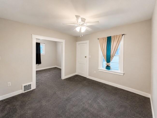 Foto del edificio - 12502 Forest Ave