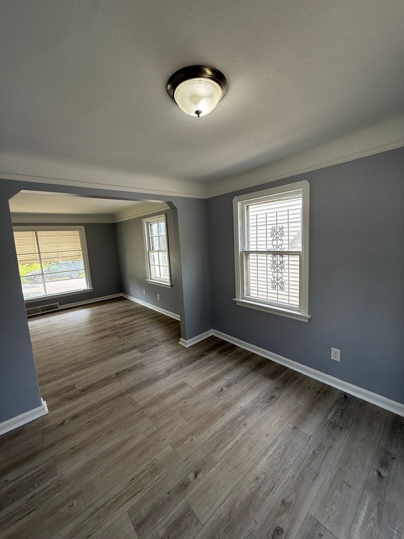 10317 Avon Ave Cleveland, OH 44105 – photo 3