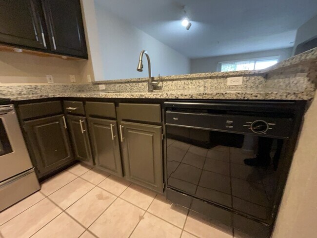 Foto del edificio - 13905 Fairway Island Dr
